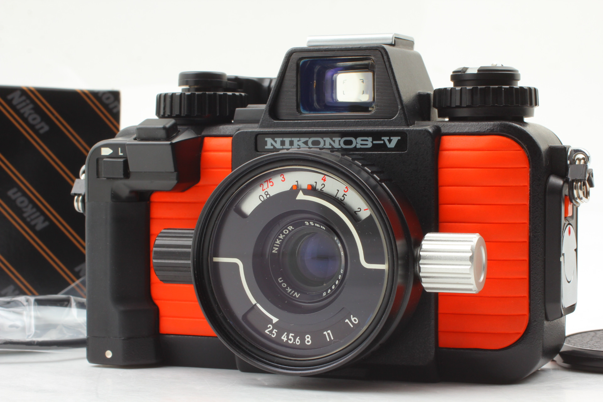 カメラ フィルムカメラ NIKONの水中カメラ NIKONOS Ⅴ | オールドカメラからデジタルカメラ 